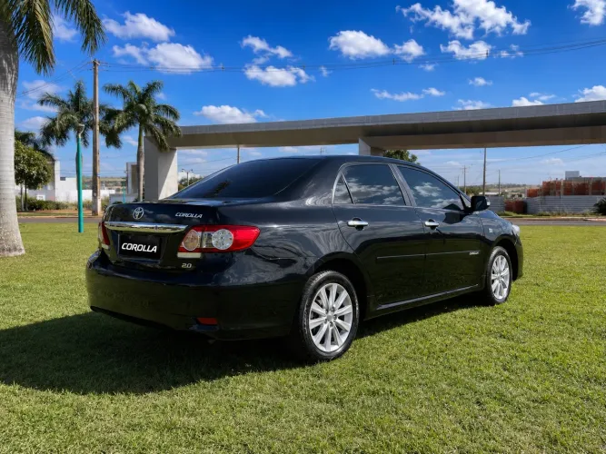 Toyota Corolla Altis 2.0 Flex 16V Aut. 2014