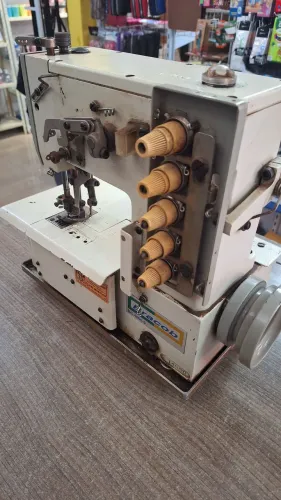Maquina de Costura Galoneira BRACOB BC 4000-5 Retirada de peças ou para restauração