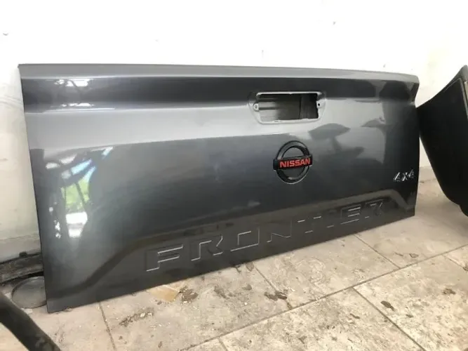 Tampa traseira Frontier 2025