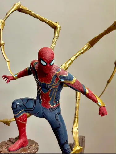 Estatua Iron Spider- Spider Men