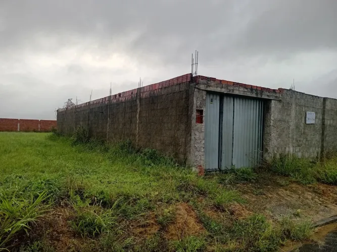 Vende-se um terreno 