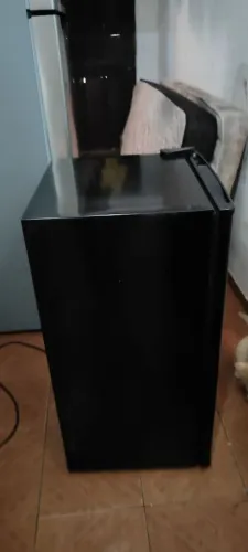 Vendo frigobar Midea 93L