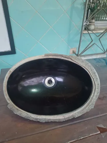 Cuba oval preta para banheiro