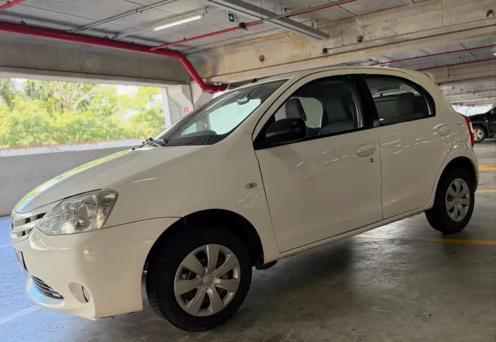Toyota Etios XS 1.3 Flex 16V 5P Mec. 2013