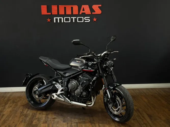 Trident 660 Preta 2025 - Apenas 6.100 KM.