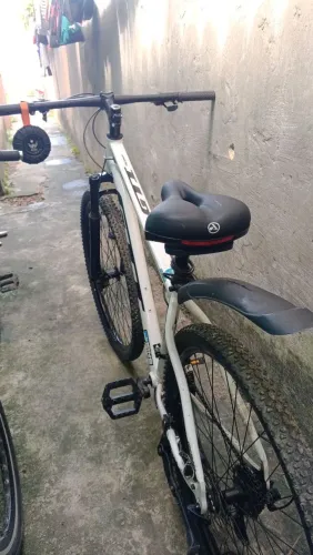 Vende-Bike Aro 29 10 meses de uso com documento
