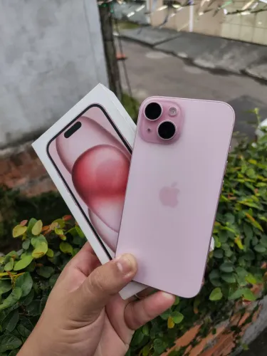 iPhone 15 impecável