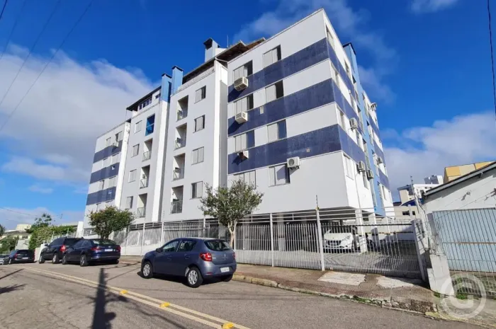 Apartamento semimobiliado no Estreito, perfeito para famílias