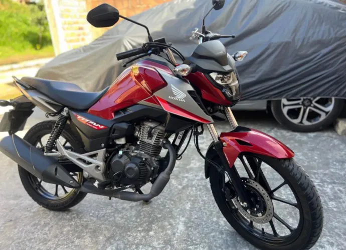 Vende-se Titan 2025
