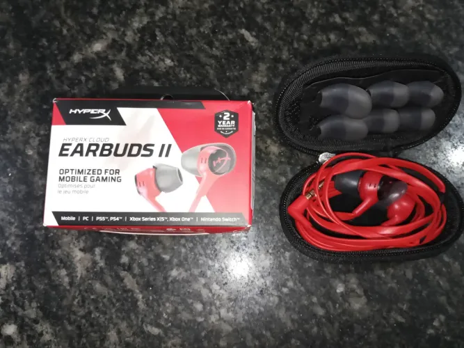 Fone de Ouvido Intra-Auricular Gamer HyperX Cloud Earbuds, Vermelho