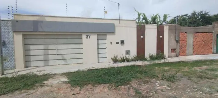 CASA RESIDENCIAL em JUAZEIRO DO NORTE - CE, PROFESSORA MARIA GELI SÁ BARRETO