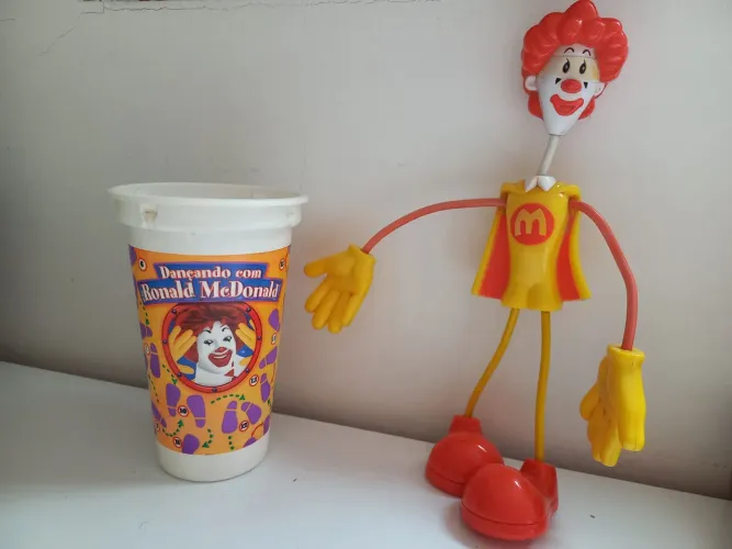 Boneco do Ronald Mac Donald + copo