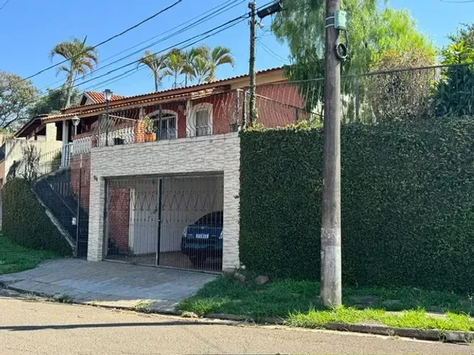 Casa 3 dormitórios Jardim Porangaba - Águas de São Pedro - SP