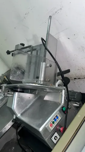 Equipamentos Profissionais para Gastronomia e Açougue (Conservador, Moedor e Fatiador)
