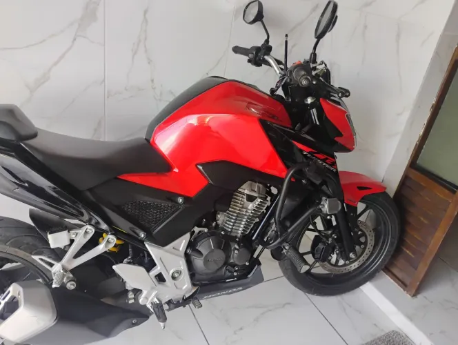 Moto sem detalhes