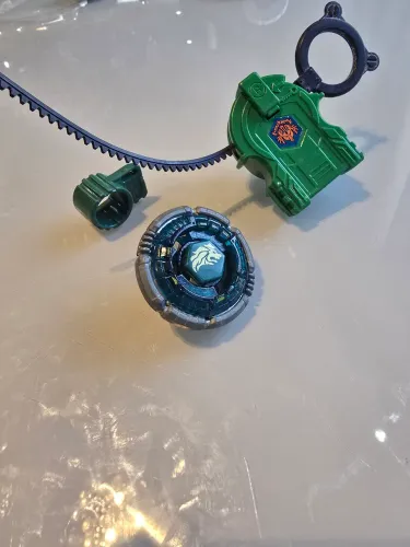 Beyblade thunder leone original hasbro