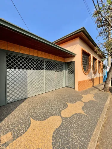 Casa residencial/comercial com 04 quartos no Centro