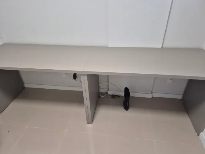 Mesa de escritório dupla