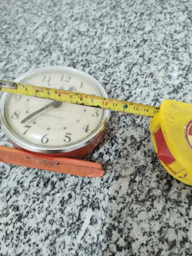 Relógio despertador Westclok para decoração ou aproveitamento de peças .