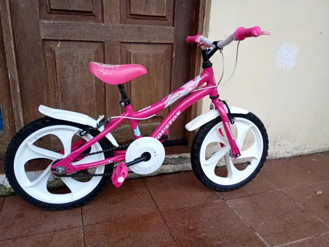 Vendo bicicleta infantil feminina da marca Houston modelo tina de cor rosa com aro 16