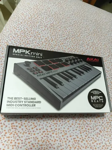 Teclado AKAI Mini Gray - na caixa