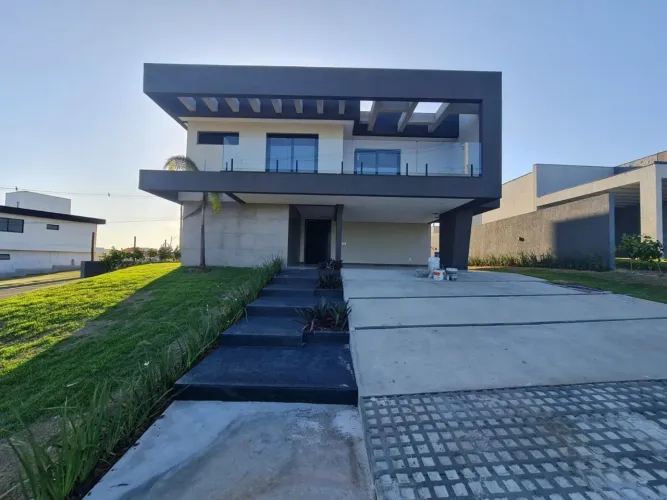Excelente casa no Alphaville Litoral Norte 3, parte alta, lote de esquina, super ventilado