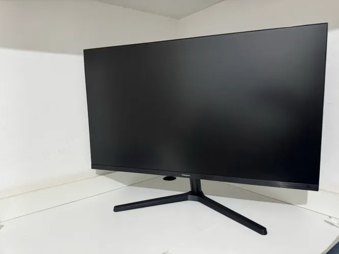 Monitor Samsung 32? Full HD 75Hz FreeSync Seminovo (3 meses de uso) - R$ 850
