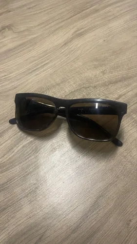 Óculos de Sol LIVO - Modelo "Tom"