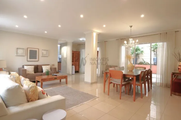 Casa em Condomínio Fechado na Vila Mariana - 300m², 4 Dormitórios, 4 Vagas - Completa e So