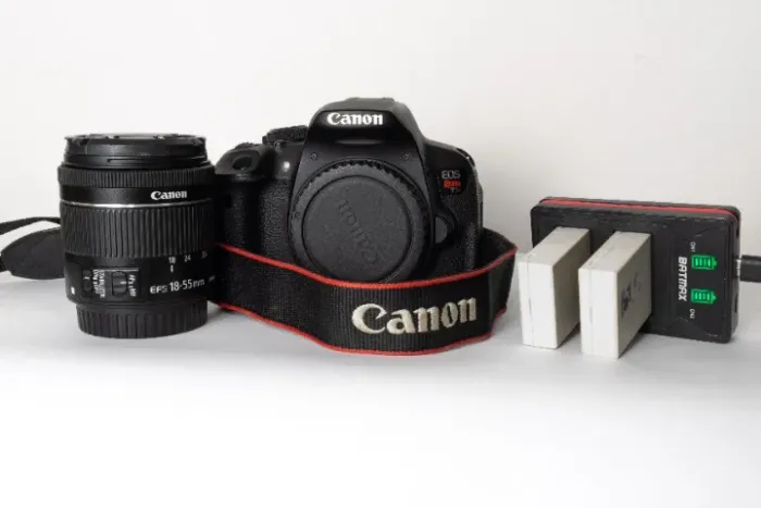 Canon EOS T5i + EF-S 18-55mm STM + Kit de Baterias ? ERR 30 - PARA REPARO