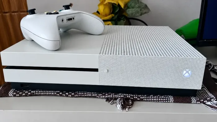XBOX ONE S 500GB