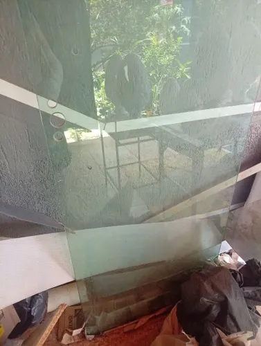 Porta de vidro 65 CMS x 2,21 CMS - Vicente Pires - não é vidro transparente