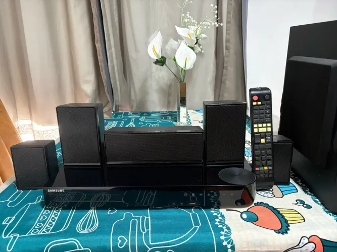 Home theater samsung  1000 w Rms 5.1 blu ray 3d bluetoot black piano