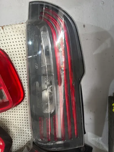 Lanterna usada original Fiat Idea Led