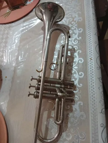 Trompete sem marca