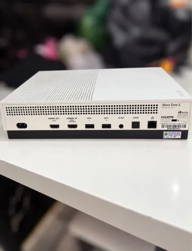 VENDO XBOX ONE S - 1TB