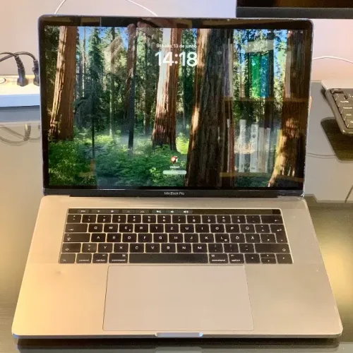 Vendo MacBook Pro 15" 2017 em excelente estado