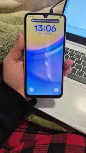 Samsung Galaxy A15 (acompanha carregador original)