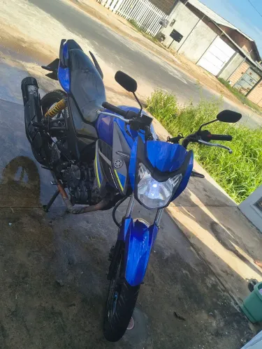 Vendo moto por motivo de viagem
