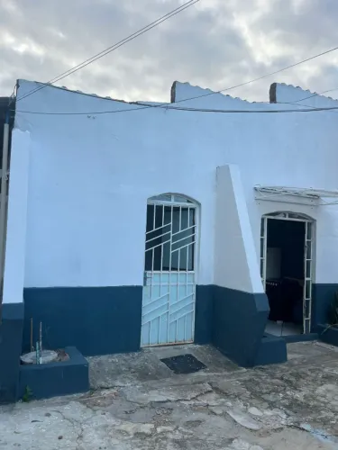 Alugo apartamento semi mobiliado no centro 