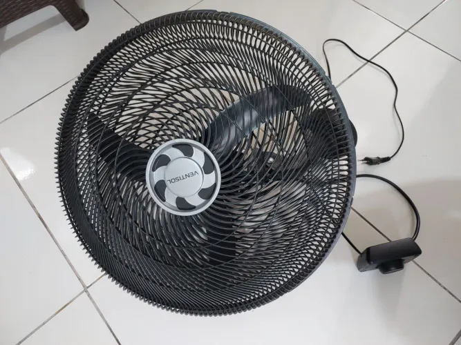 Vendo ventilador de parede novo.