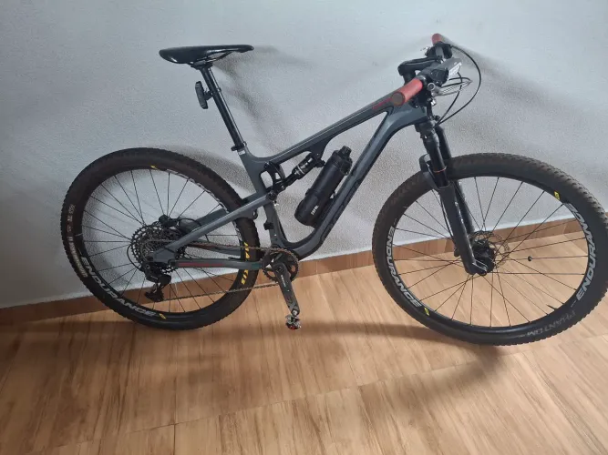 Bicicleta aro 29 carbono full
