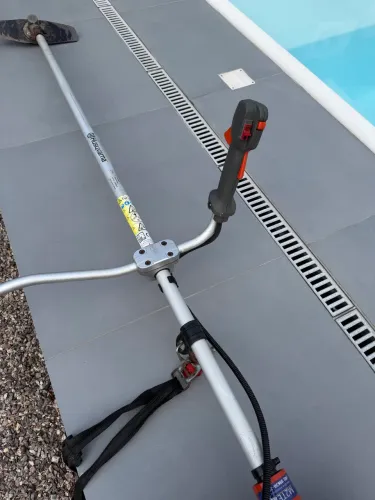 Roçadeira Husqvarna zerada