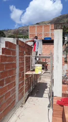 Precisamos Ajudante e pedreiro
