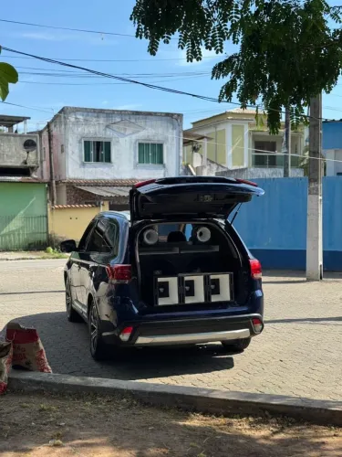 Som automotivo completo com sub de 18 polegadas e médios de 10! 