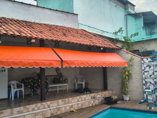 Toldo cortina visor transparente para piscina.