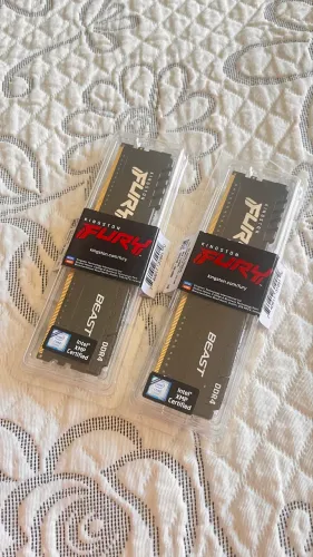 Memória RAM Kingston Fury Beast 8GB DDR4 3200MHz Lacrada