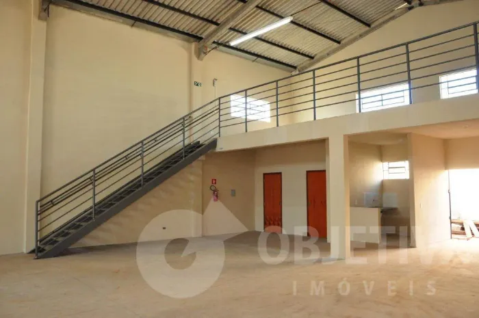 Galpão para aluguel, 6 vagas, SANTA MONICA - UBERLANDIA/MG