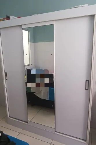 Guarda roupas 3 portas, com espelho 