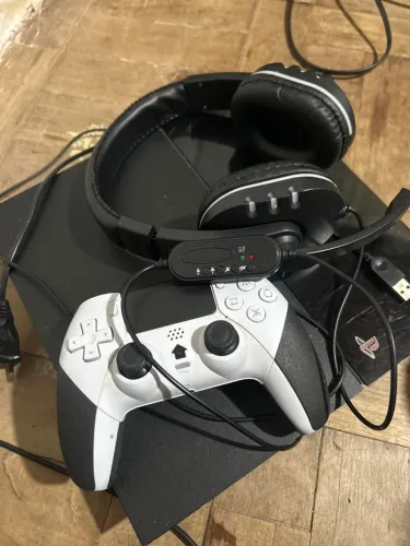 Ps4 com controle profissional e head sete